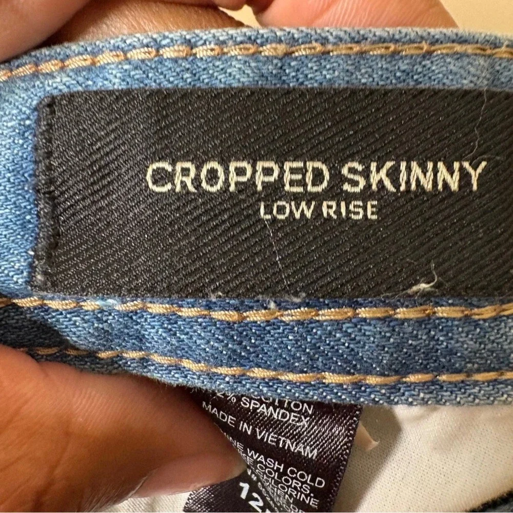 Express Jeans Womens 12R Cropped Skinny Low Rise Distressed Medium Wash Denim